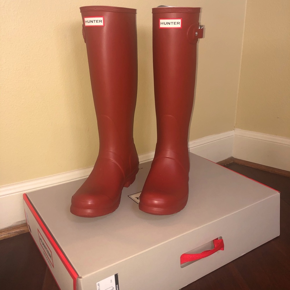 NIB Red Hunter Rain boots (Tall)
